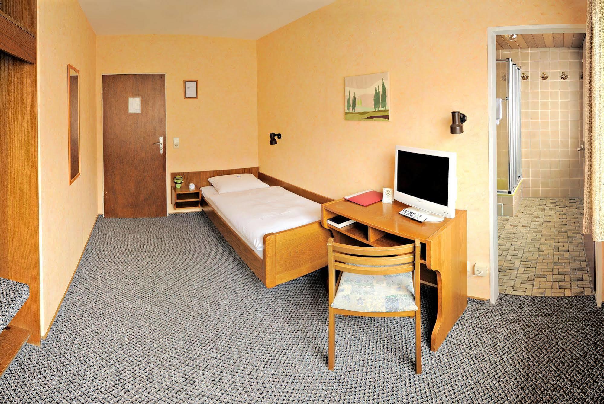 Pension Keinath Stuttgart Exterior photo